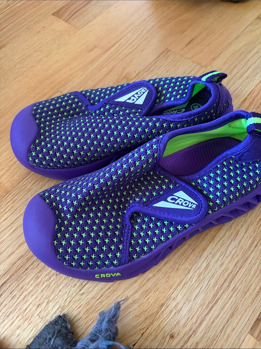 Kids Crova Purple & Neon Green Slip-On Water Shoes - 30/13